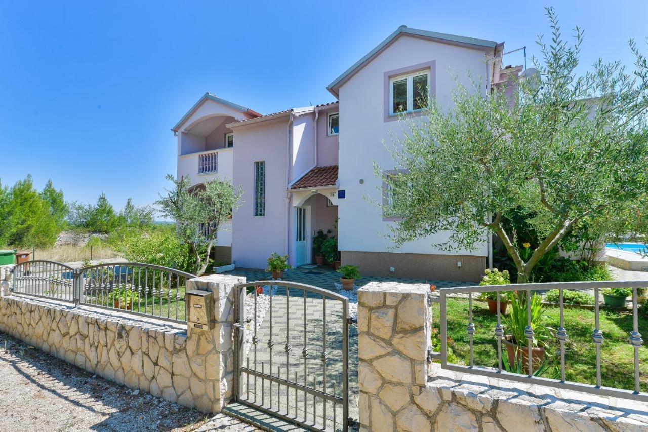 Family Friendly Apartments With A Swimming Pool Zadar - 18098 エクステリア 写真