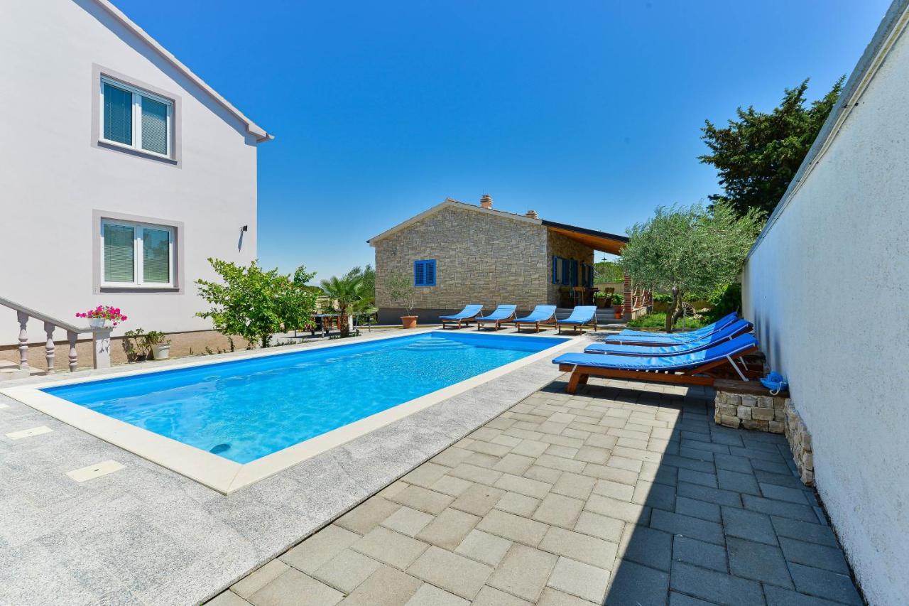 Family Friendly Apartments With A Swimming Pool Zadar - 18098 エクステリア 写真